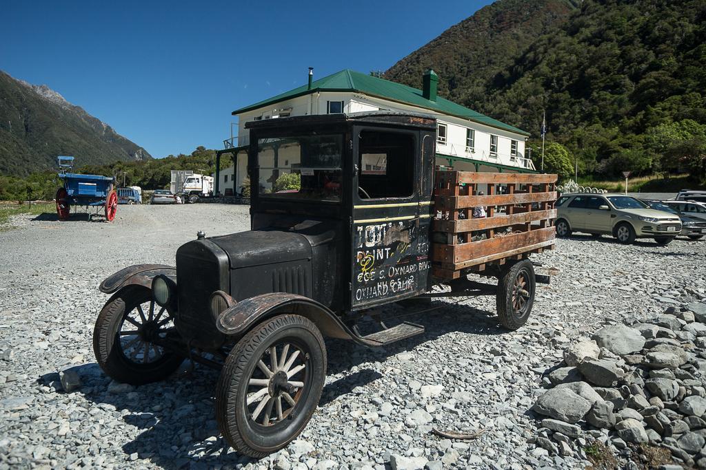 Otira Stagecoach Hotel Exterior photo