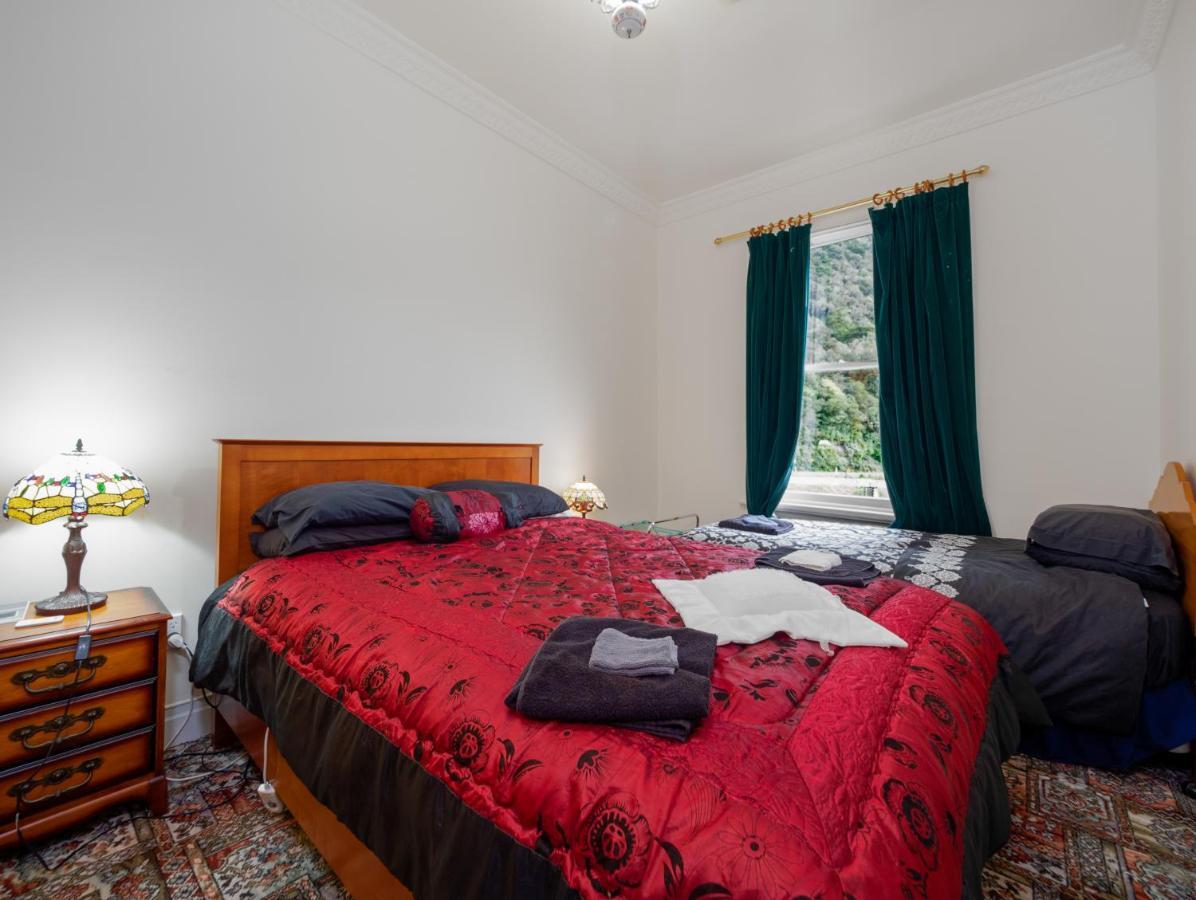 Otira Stagecoach Hotel Exterior photo